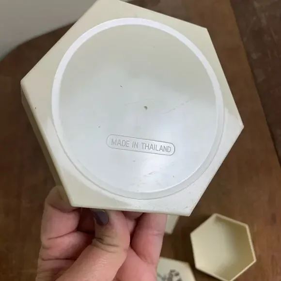 Vintage Hexagon Plastic Melamine Nesting Trinket Box Set‎ White With Red Flowers - Picture 6 of 8